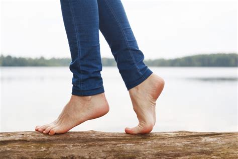 Goede redenen om vaker op blote voeten te lopen